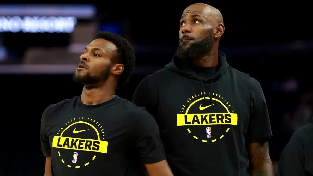 Two Los Angeles Lakers players during warm-up