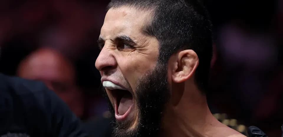 Fighter yelling with mouthguard before match