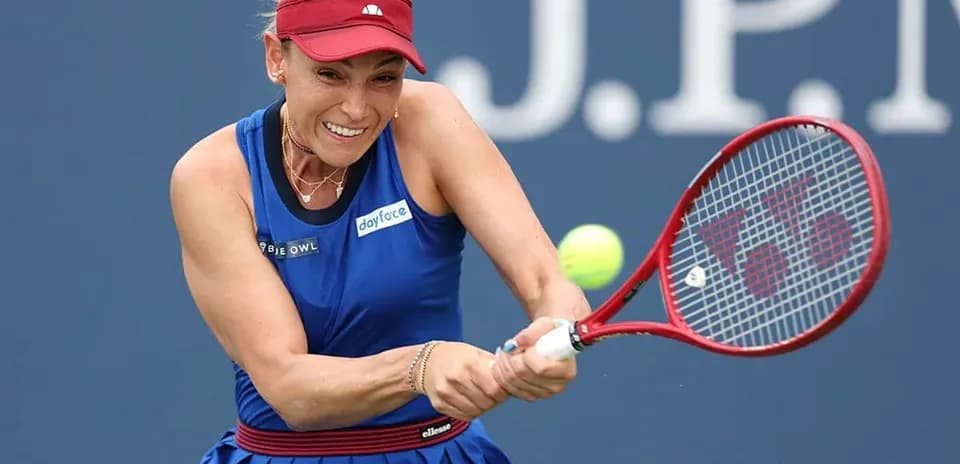Female tennis player hitting a forehand shot