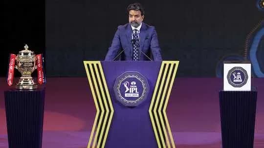 Presenter speaking at IPL trophy unveiling event