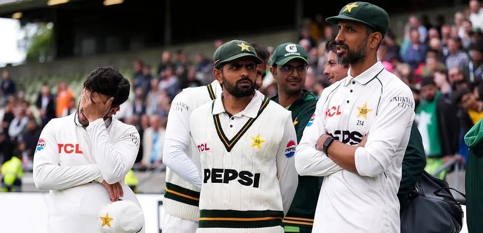 Pakistani cricket players discussing during a match