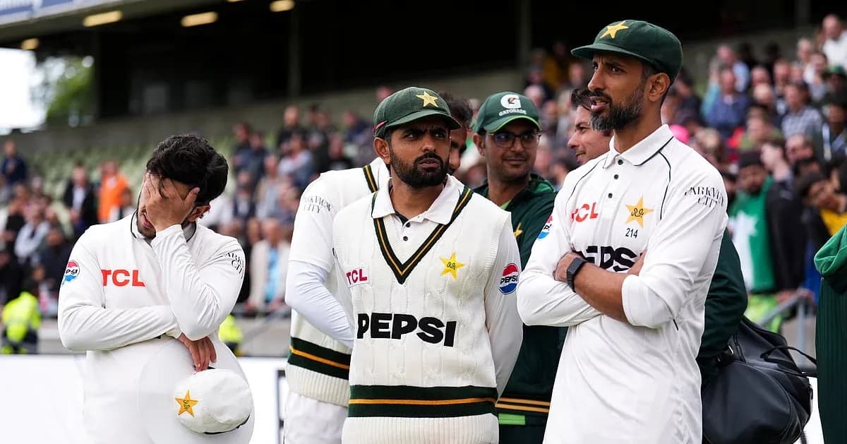 Pakistani cricket players discussing during a match