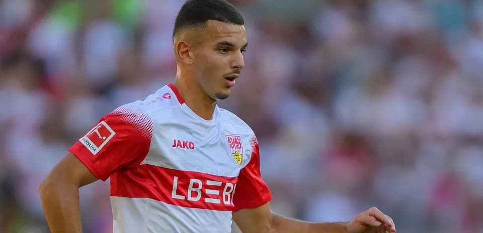 Player in Stuttgart kit during match action