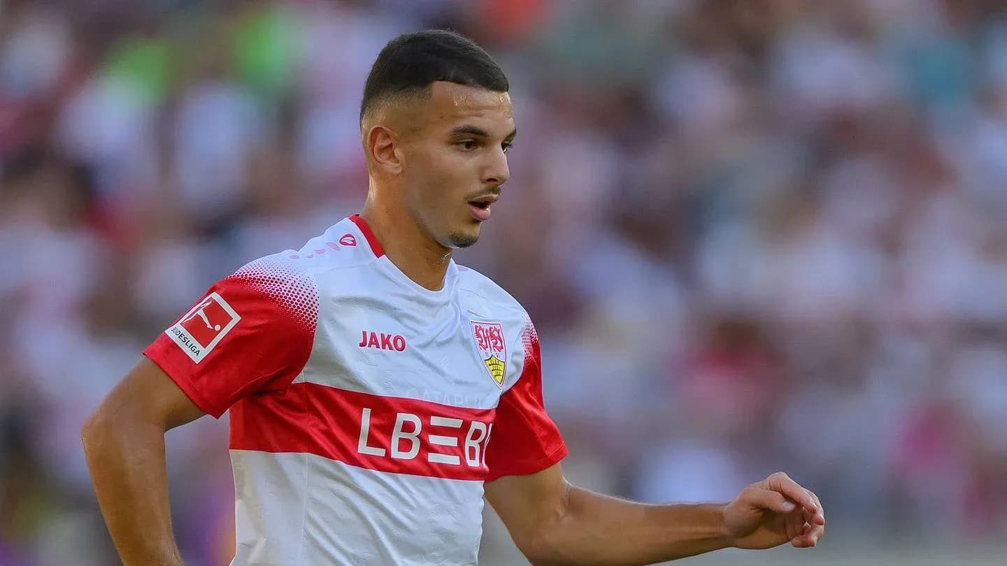 Player in Stuttgart kit during match action