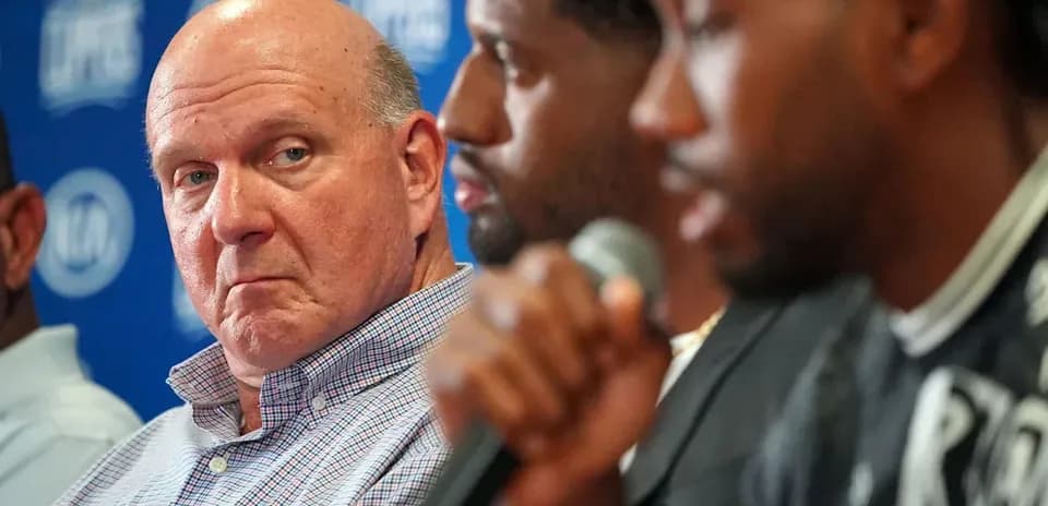 Press conference with team executives and players