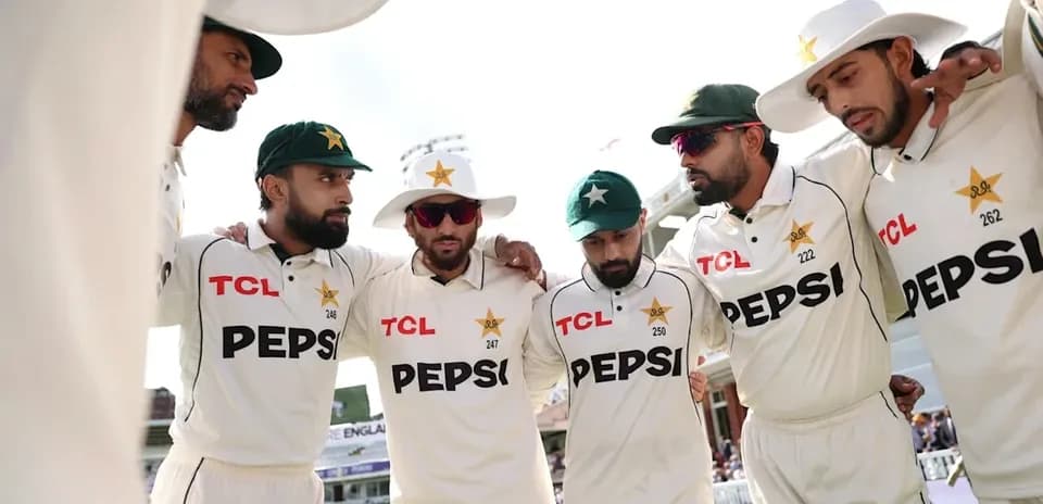 Pakistan cricket team huddled before a match