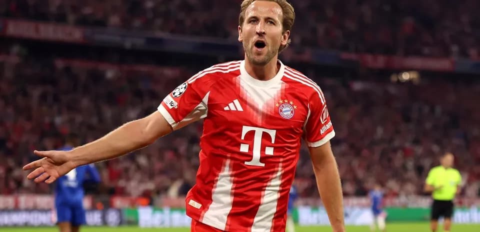 Player celebrating after scoring a goal for Bayern Munich