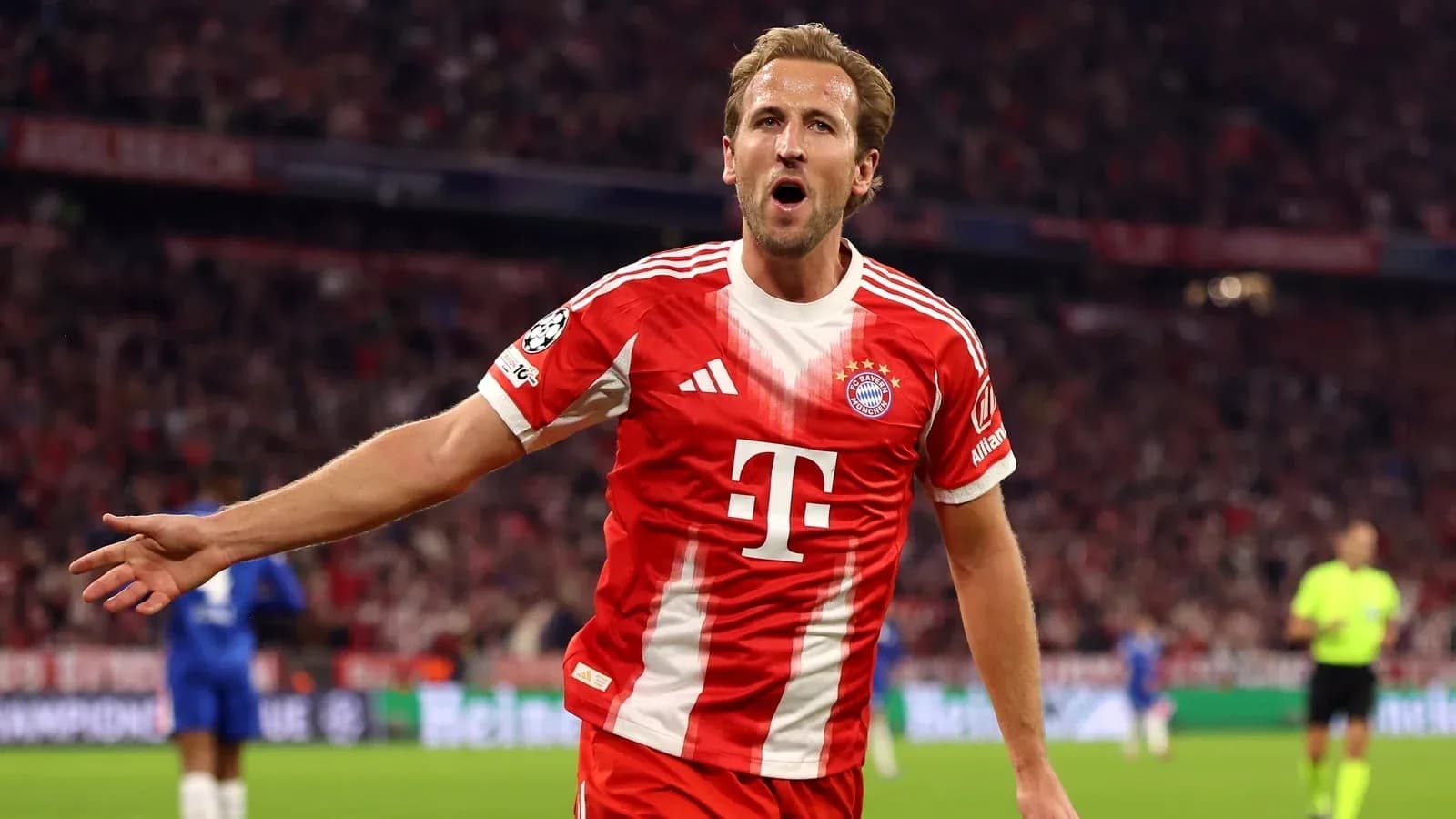 Player celebrating after scoring a goal for Bayern Munich