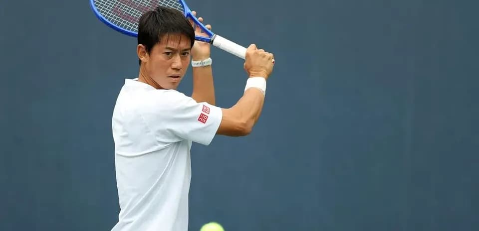 Tennis player preparing to hit a forehand shot