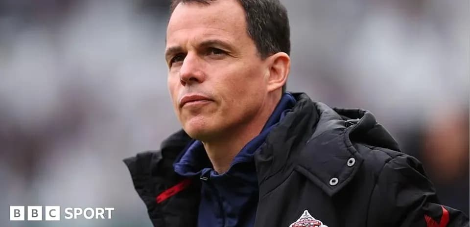 Sunderland manager during match preparation on field