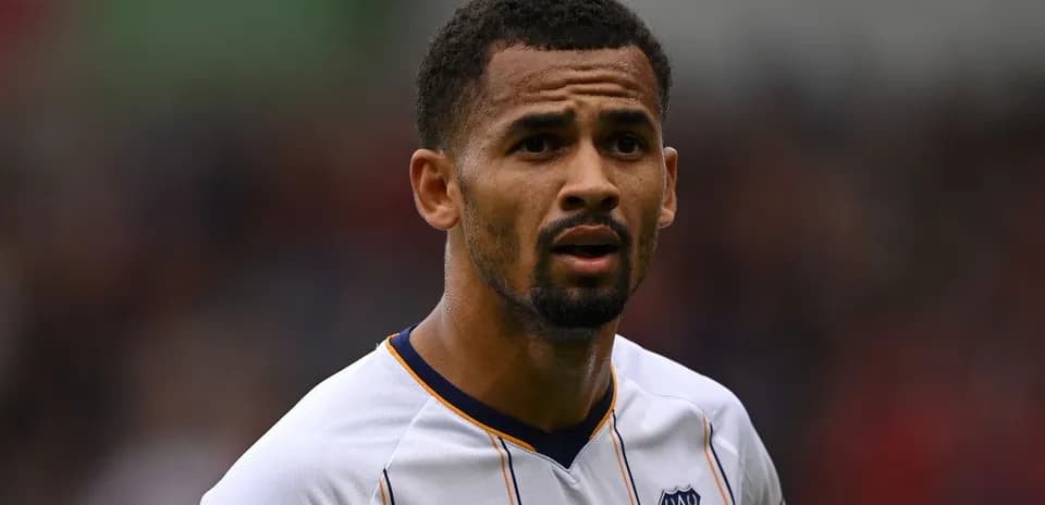 Player in Everton kit during match