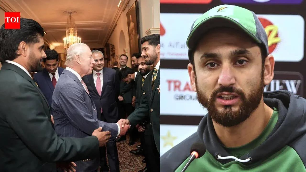 Pakistani cricket team meeting dignitaries at event