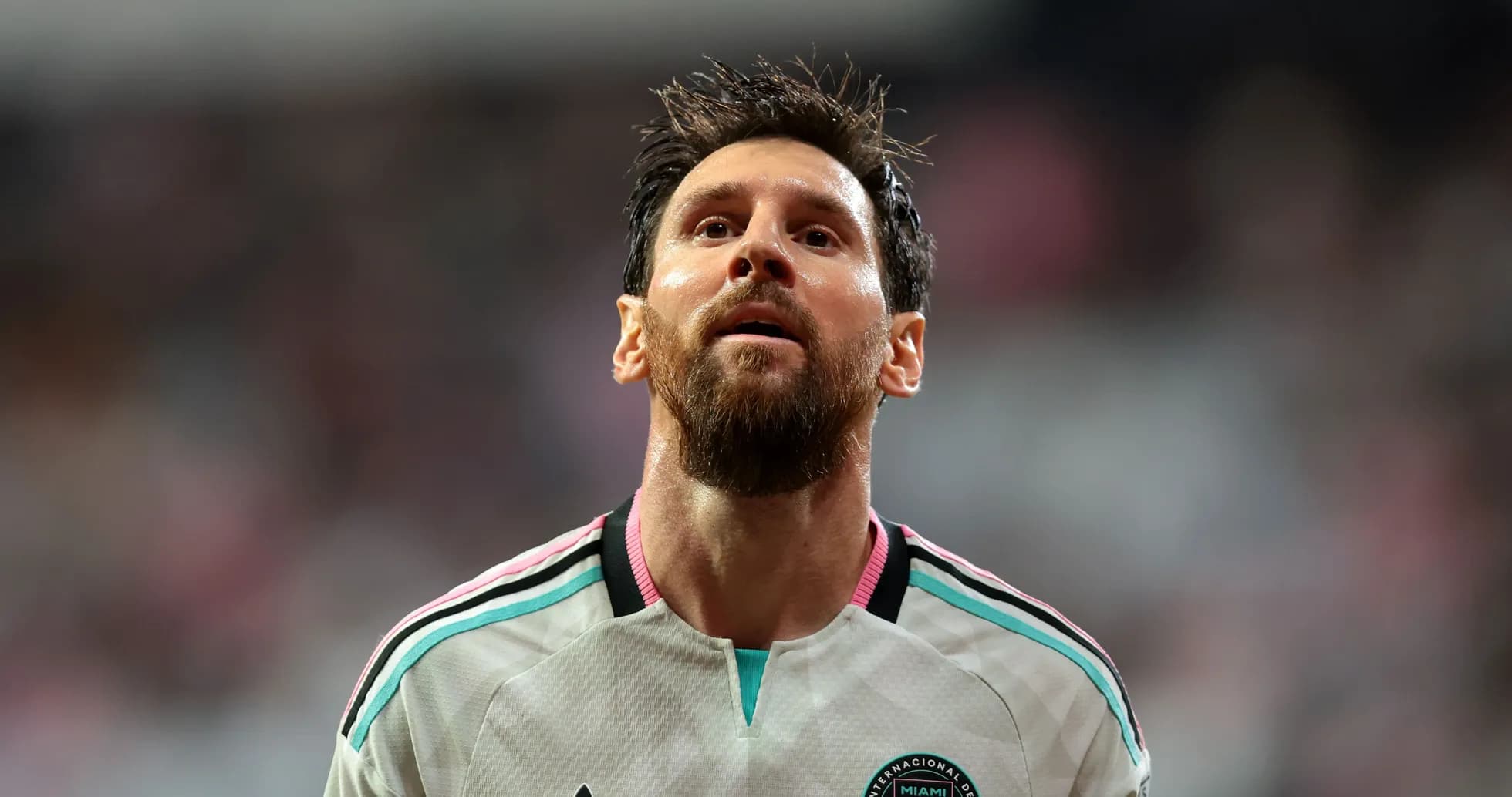 Player in Miami jersey looking upwards during match Player in Miami jersey looking upwards during match